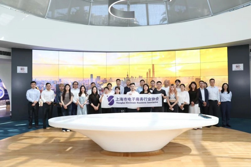 上海·強(qiáng)鯨思客亮相新形勢(shì)下跨境電商企業(yè)交流會(huì)，助力上海企業(yè)服務(wù)煥新升級(jí)